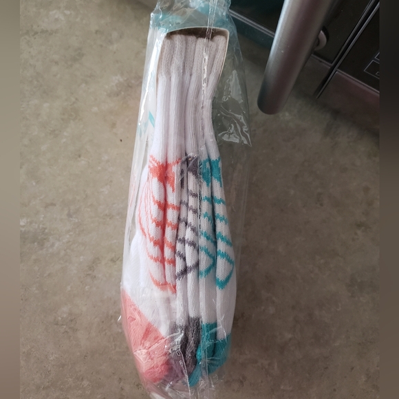 Tone It Up socks pack - Picture 3 of 3